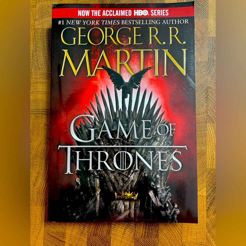 🍁🦫Never read - perfect condition. First book in Game of Thrones series